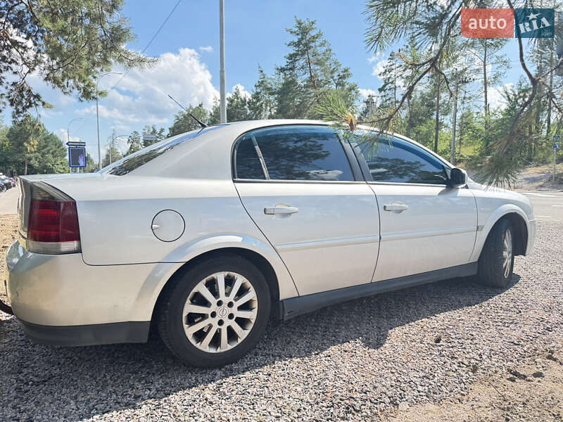 Седан Opel Vectra 2005 в Украинке