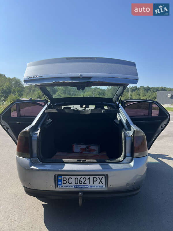 Лифтбек Opel Vectra 2004 в Ивано-Франковске