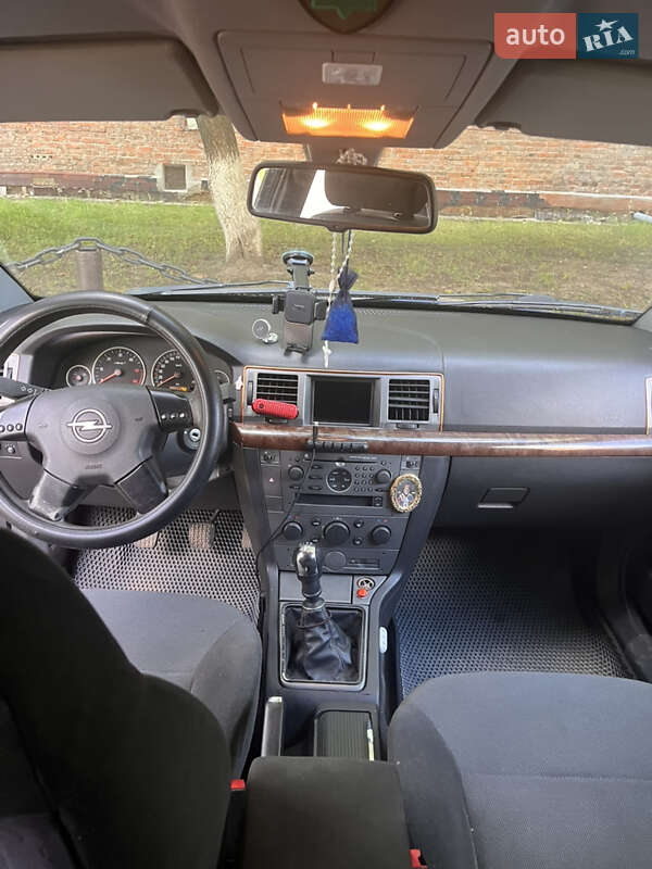 Универсал Opel Vectra 2004 в Конотопе