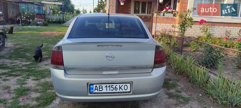 Седан Opel Vectra 2006 в Казатине