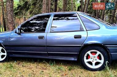 Седан Opel Vectra 1995 в Сумах