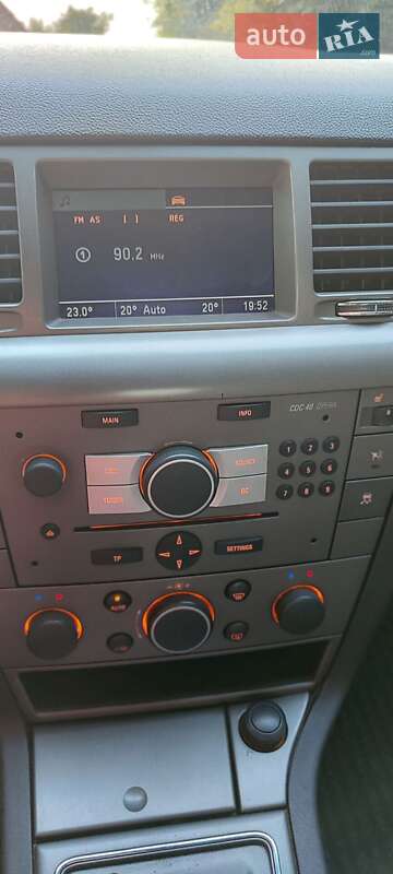 Седан Opel Vectra 2006 в Казатине