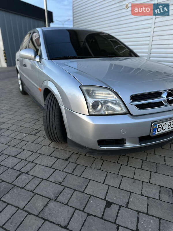 Седан Opel Vectra 2003 в Мостиске