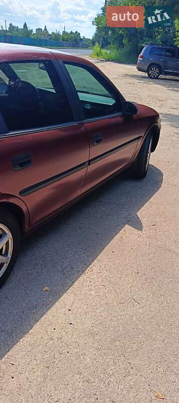 Седан Opel Vectra 1997 в Чернігові