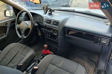 Седан Opel Vectra 1989 в 