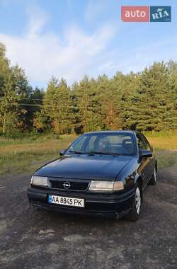 Лифтбек Opel Vectra 1995 в Дубровице