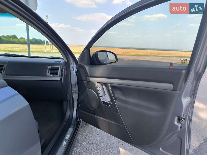 Седан Opel Vectra 2005 в Мироновке