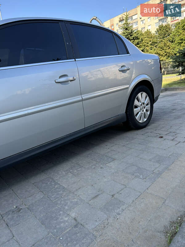 Седан Opel Vectra 2003 в Львове
