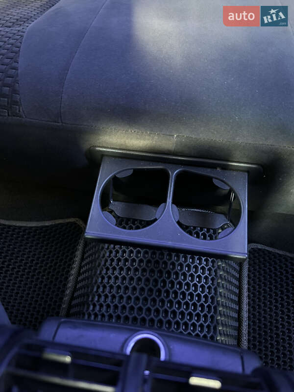 Седан Opel Vectra 2003 в Львове