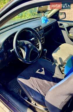 Седан Opel Vectra 1993 в 