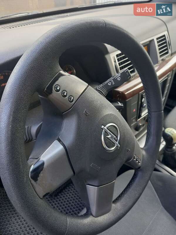 Универсал Opel Vectra 2004 в Черновцах