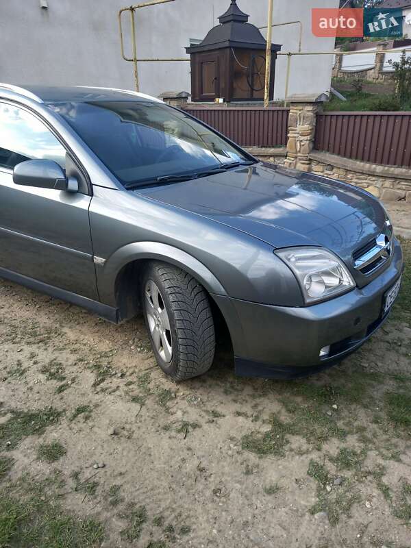 Универсал Opel Vectra 2004 в Черновцах
