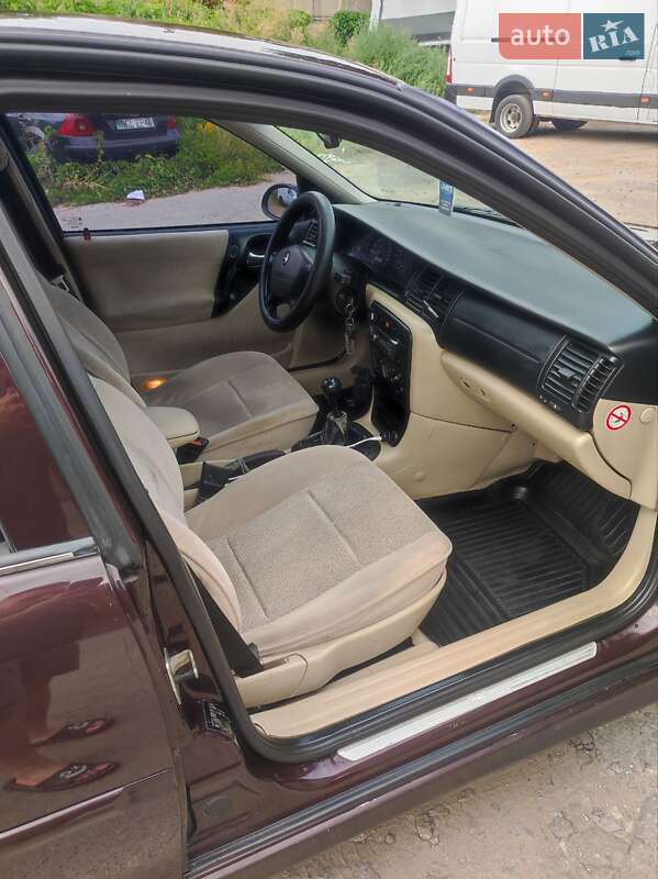 Седан Opel Vectra 2000 в Житомирі