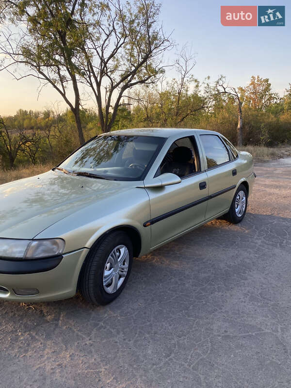 Седан Opel Vectra 1996 в Покрове