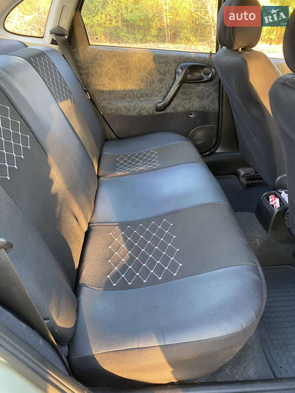 Седан Opel Vectra 1996 в Покрове