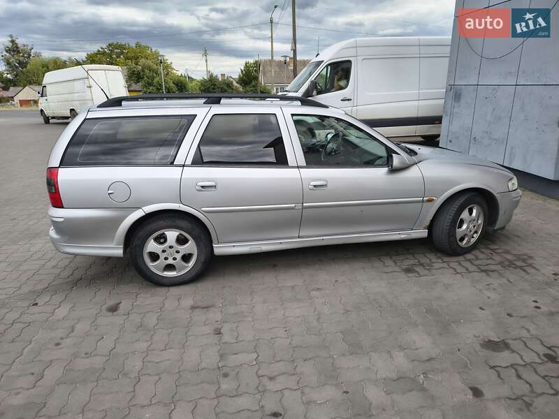 Универсал Opel Vectra 2001 в 