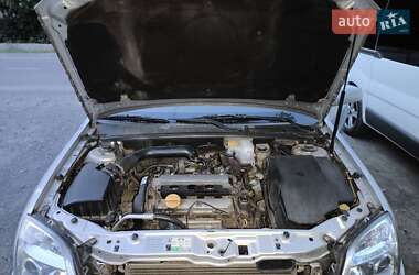 Седан Opel Vectra 2003 в 