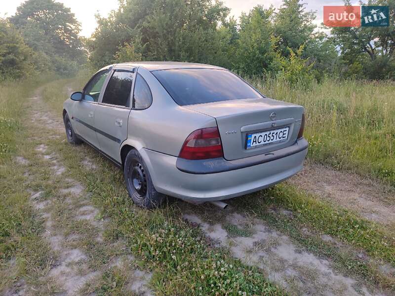 Седан Opel Vectra 1996 в Луцке