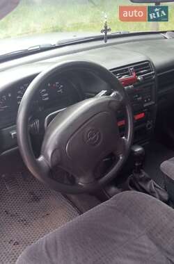 Седан Opel Vectra 1995 в Ровно