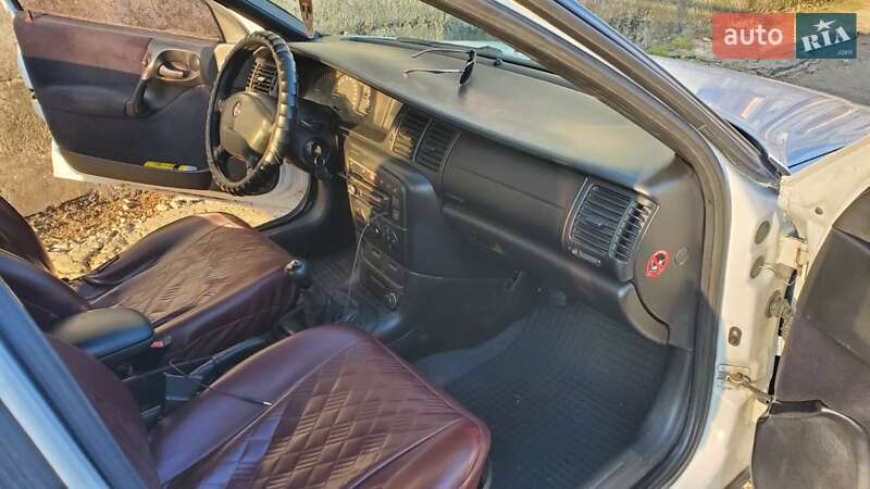 Седан Opel Vectra 1998 в Покрове