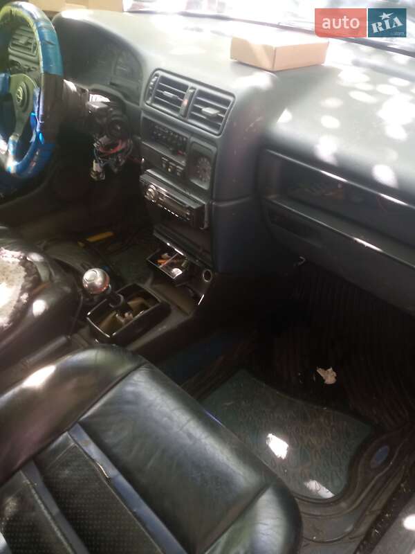 Седан Opel Vectra 1990 в Дачному