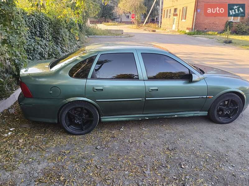 Седан Opel Vectra 2000 в Луцке