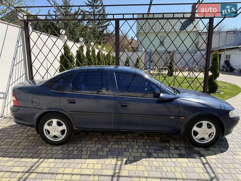 Седан Opel Vectra 1997 в Одесі