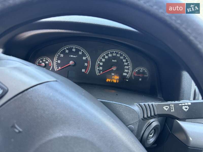 Седан Opel Vectra 2005 в Киеве