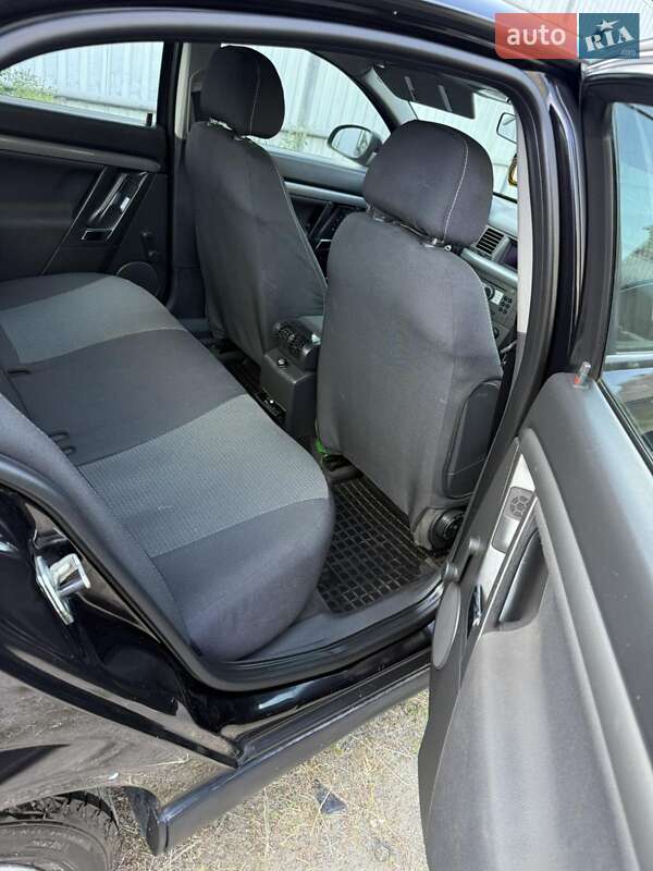 Седан Opel Vectra 2005 в Киеве