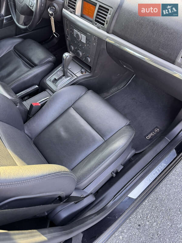 Седан Opel Vectra 2006 в Запоріжжі
