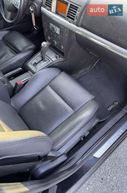 Седан Opel Vectra 2006 в 