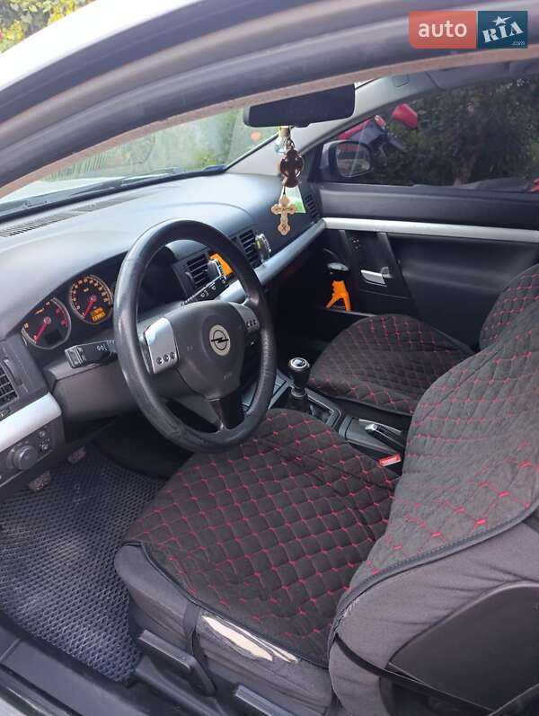 Ліфтбек Opel Vectra 2002 в Чернівцях фото 13 Ліфтбек Opel Vectra 2002 в Чернівцях