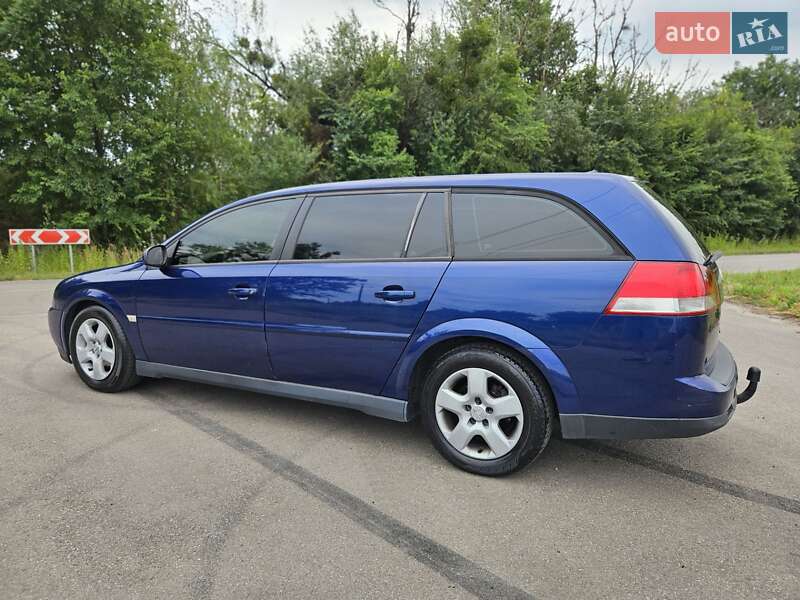 Универсал Opel Vectra 2003 в Обухове