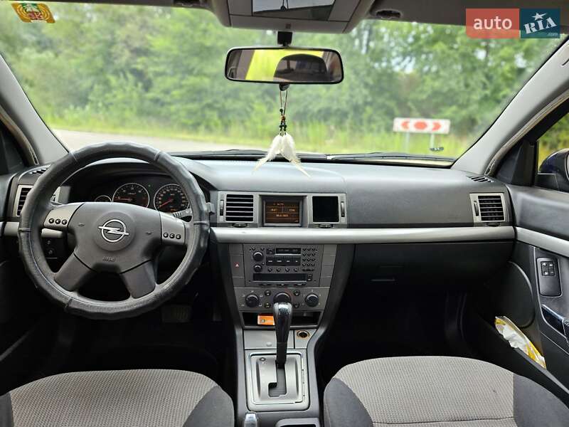 Универсал Opel Vectra 2003 в Обухове