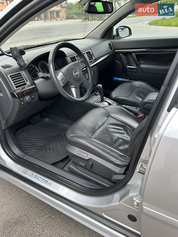Седан Opel Vectra 2004 в Луцке фото 12 Седан Opel Vectra 2004 в Луцке
