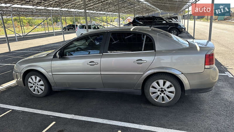 Седан Opel Vectra 2004 в Одесі