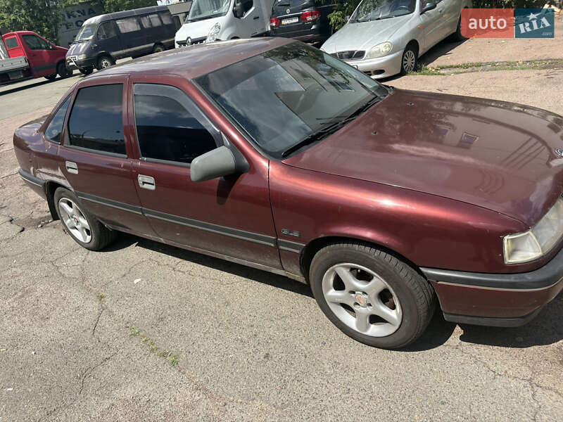 Седан Opel Vectra 1990 в Киеве