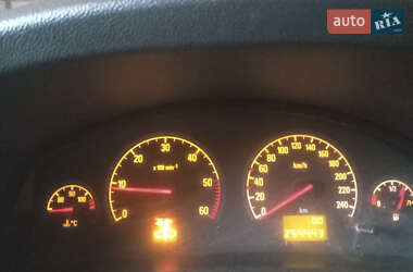 Седан Opel Vectra 2003 в Глухові