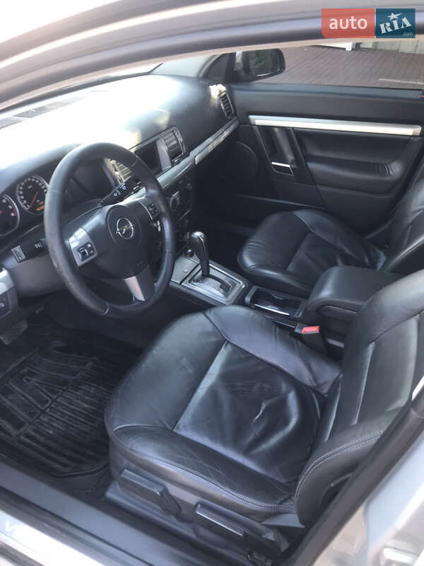 Седан Opel Vectra 2008 в Прилуках