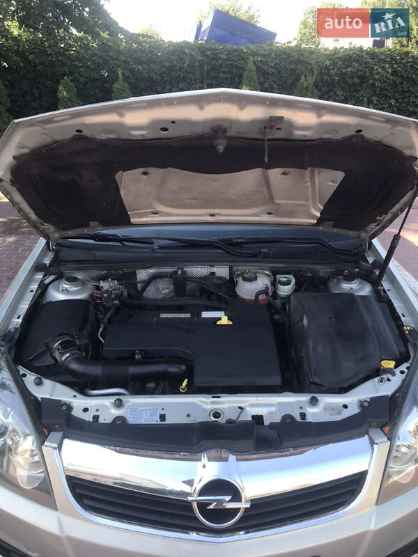 Седан Opel Vectra 2008 в Прилуках