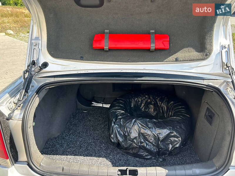 Седан Opel Vectra 2003 в Хмельницком