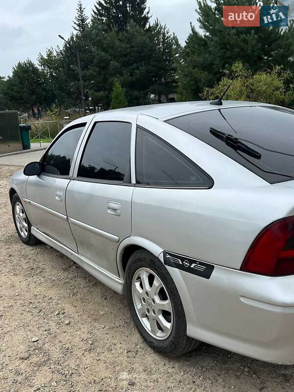 Седан Opel Vectra 2001 в Самборе