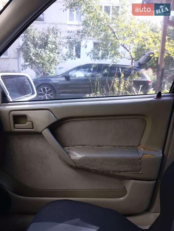 Седан Opel Vectra 1989 в Глевахе