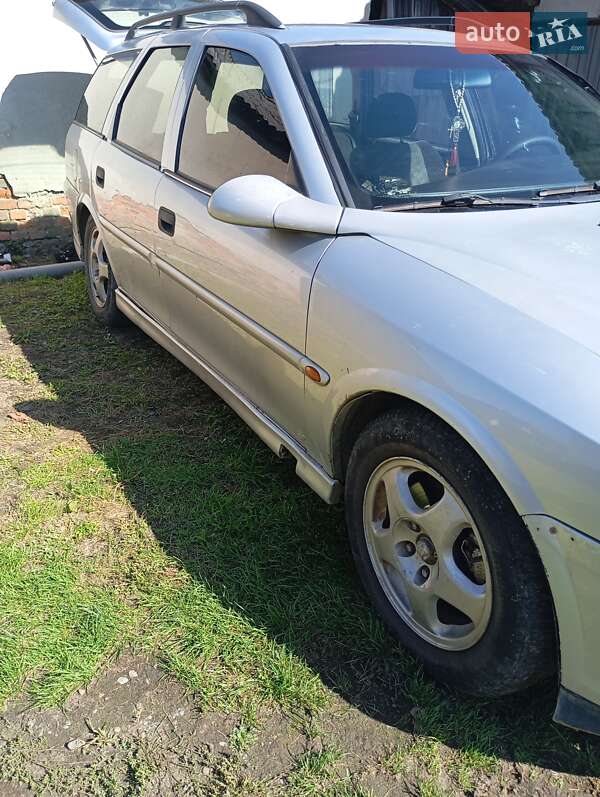 Універсал Opel Vectra 1999 в Ужгороді