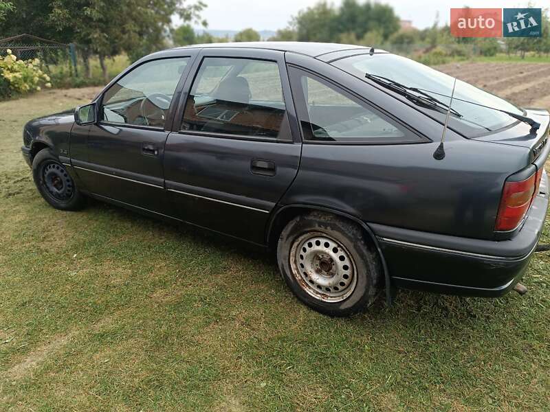 Лифтбек Opel Vectra 1995 в 
