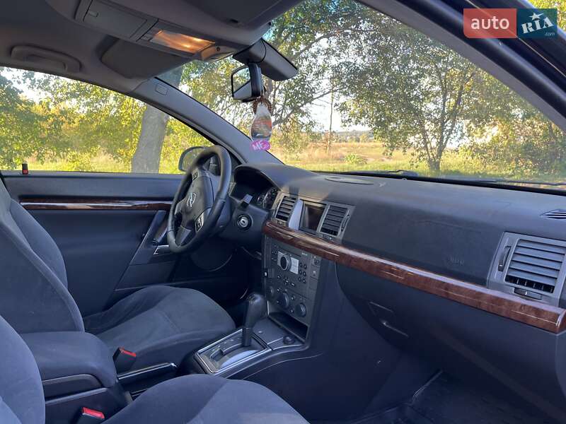 Седан Opel Vectra 2005 в Чутове