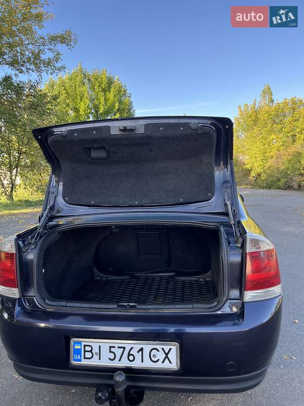 Седан Opel Vectra 2005 в Чутове