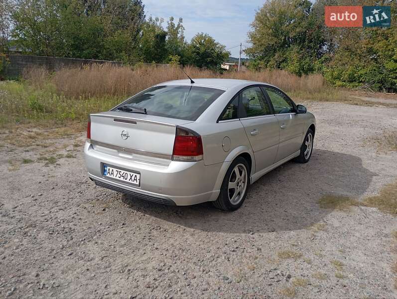 Лифтбек Opel Vectra 2002 в Киеве