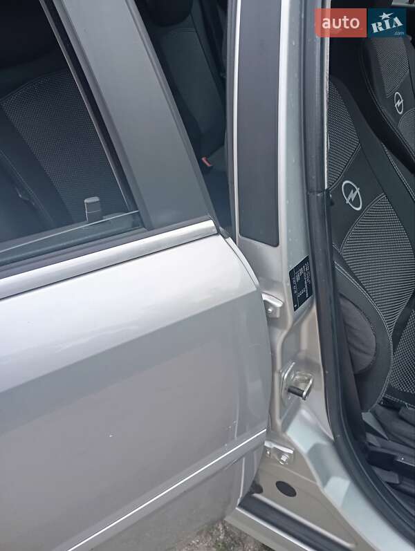 Лифтбек Opel Vectra 2002 в Киеве