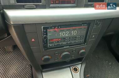 Лифтбек Opel Vectra 2003 в 
